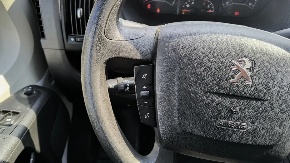 PEUGEOT Boxer Boxer 335 BlueHDi L3 Premium