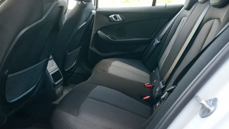 BMW Seria 1 118i Advantage aut