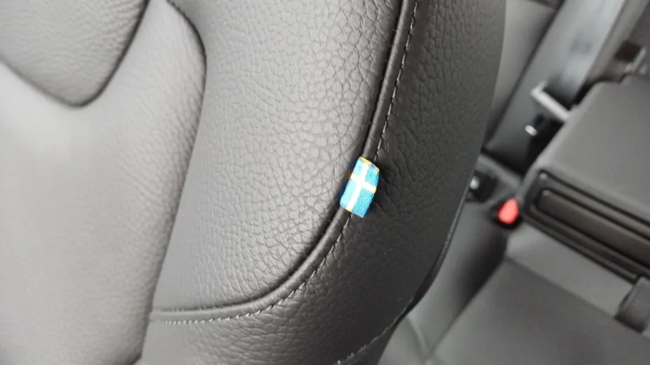 VOLVO XC60 XC60 B5 B AWD Plus Dark aut