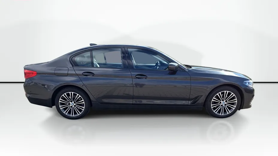 BMW Seria 5 520d xDrive Luxury Line sport-aut