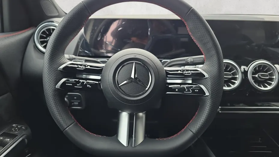 MERCEDES-BENZ GLB GLB 200 d AMG Line 8G-DCT