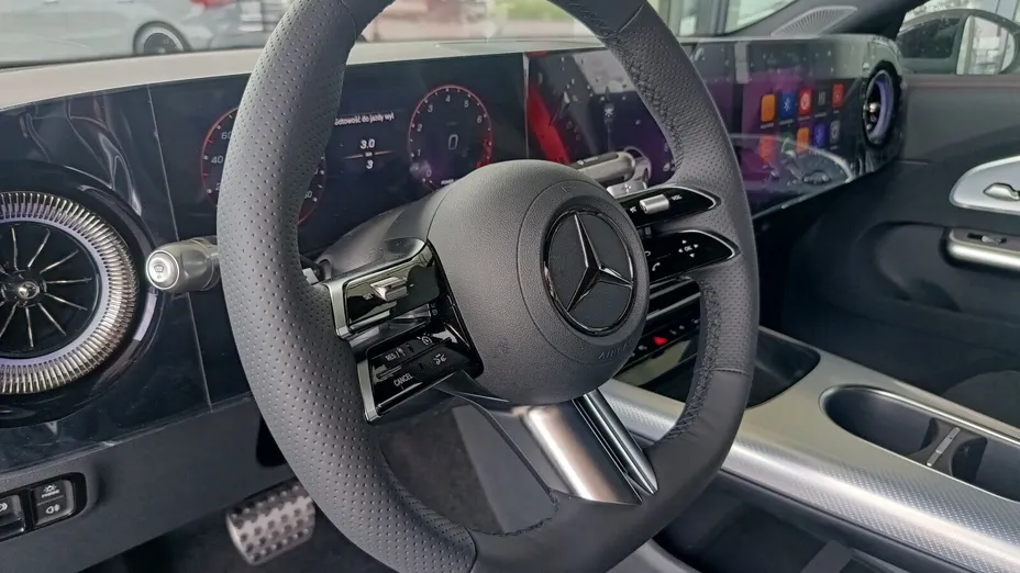 MERCEDES-BENZ CLA -