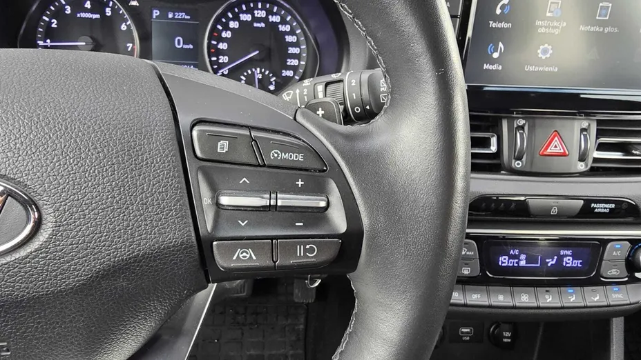 HYUNDAI i30 i30 1.0 T-GDI Smart DCT