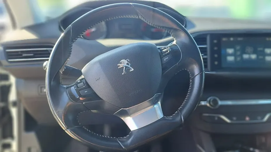 PEUGEOT 308 -