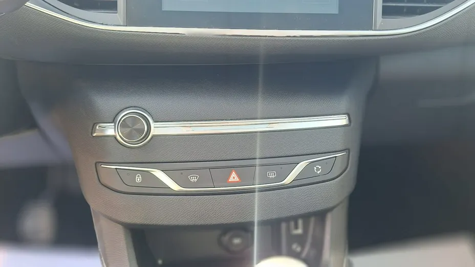 PEUGEOT 308 -