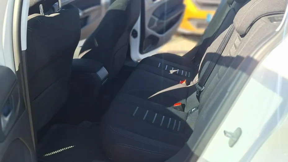 PEUGEOT 308 -