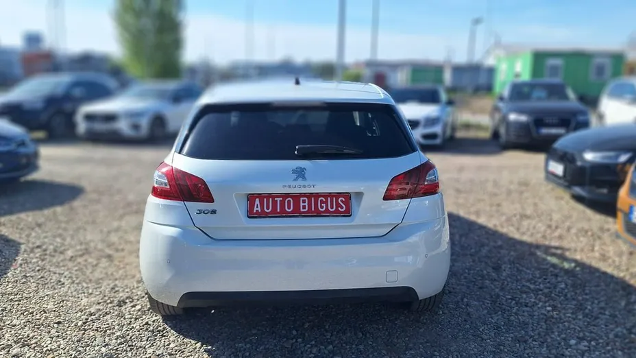 PEUGEOT 308 -