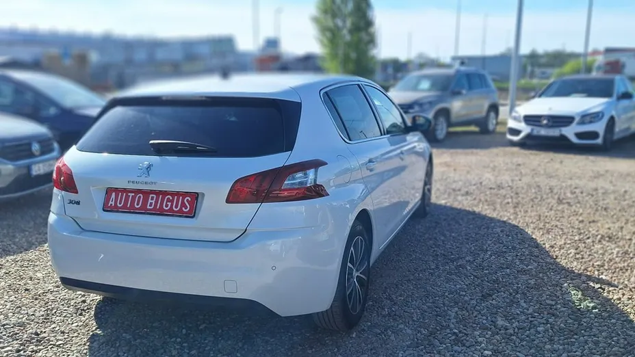 PEUGEOT 308 -