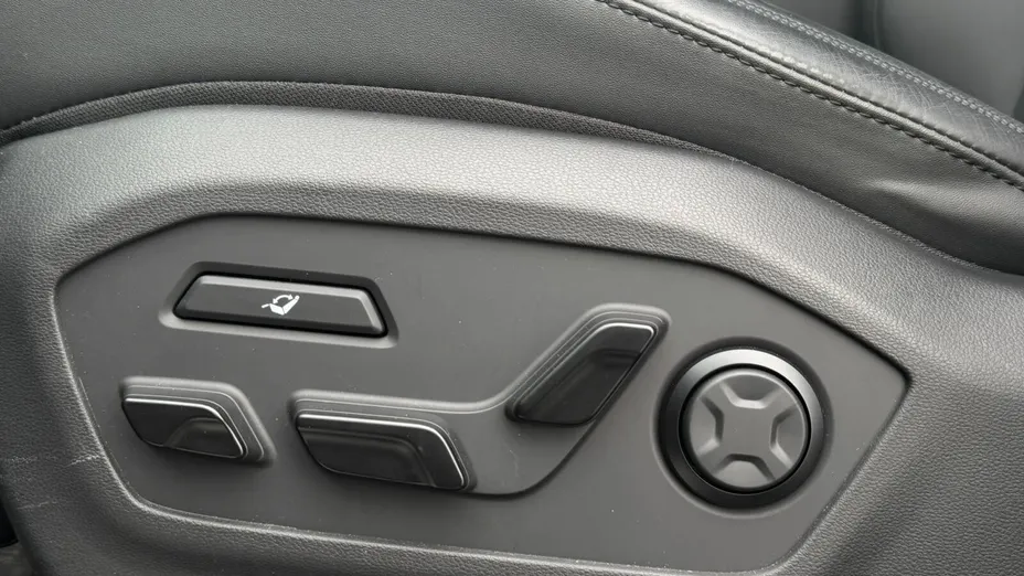 HYUNDAI Santa Fe Santa Fe 1.6 T-GDI HEV Calligraphy 4WD aut 6os.