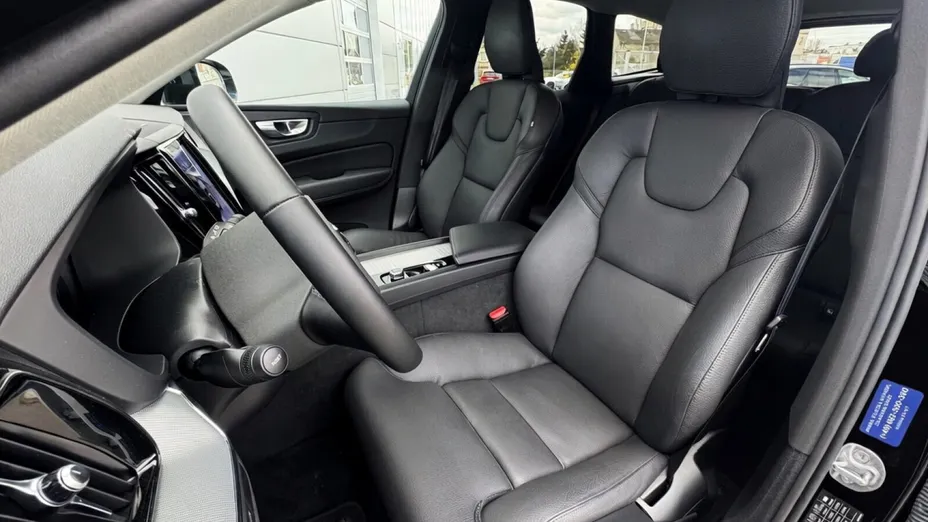 VOLVO XC60 XC60 B4 D Plus Dark aut