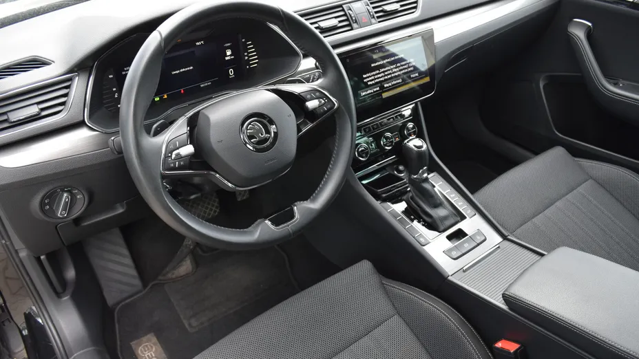 SKODA Superb Superb 2.0 TDI SCR Style DSG