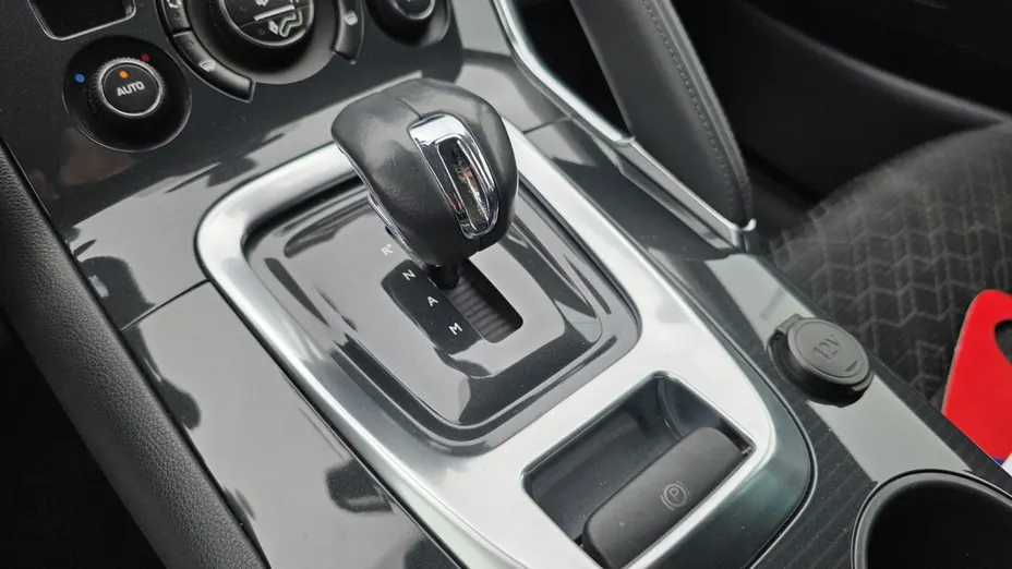 PEUGEOT 3008 -