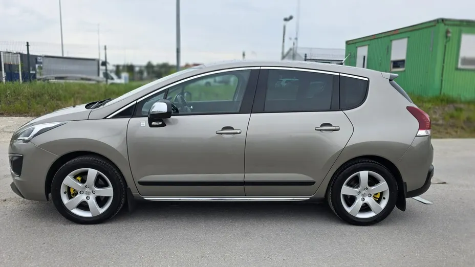 PEUGEOT 3008 -