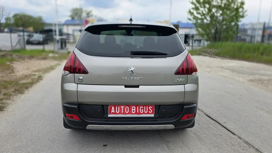 PEUGEOT 3008 -