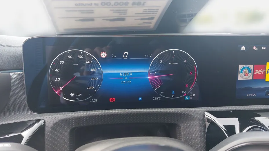 MERCEDES-BENZ CLA CLA 200 d Progressive 8G-DCT