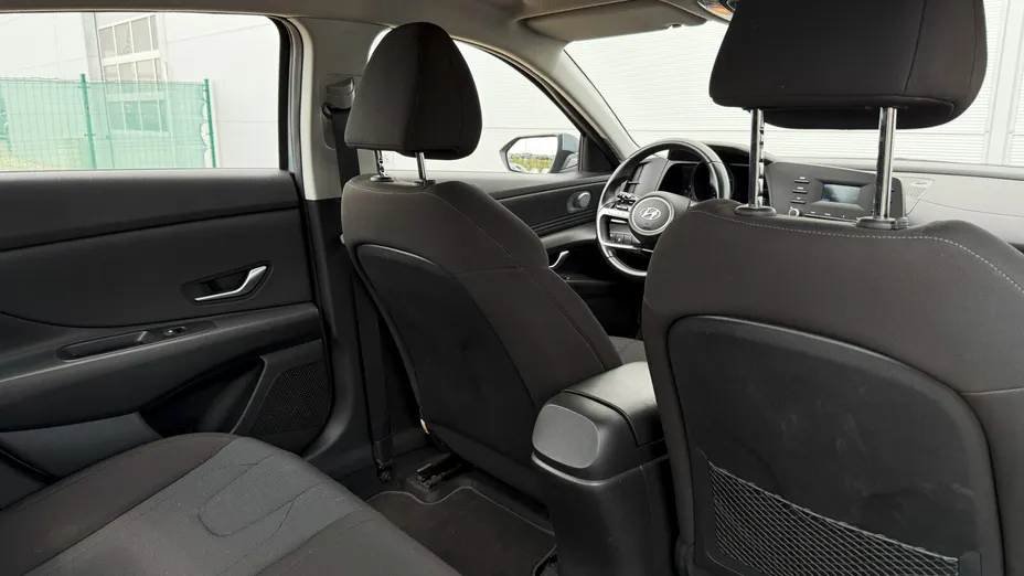 HYUNDAI Elantra Elantra 1.6 Modern CVT