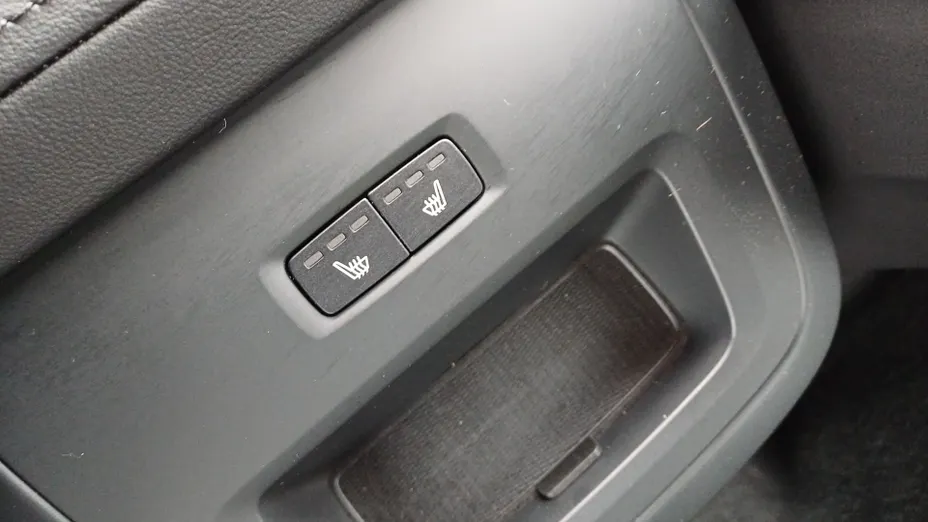 VOLVO XC60 XC60 B5 B AWD Plus Dark aut