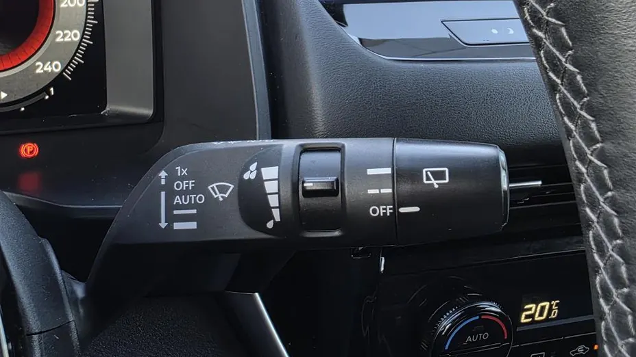 NISSAN Qashqai Qashqai 1.3 DIG-T N-Connecta DCT