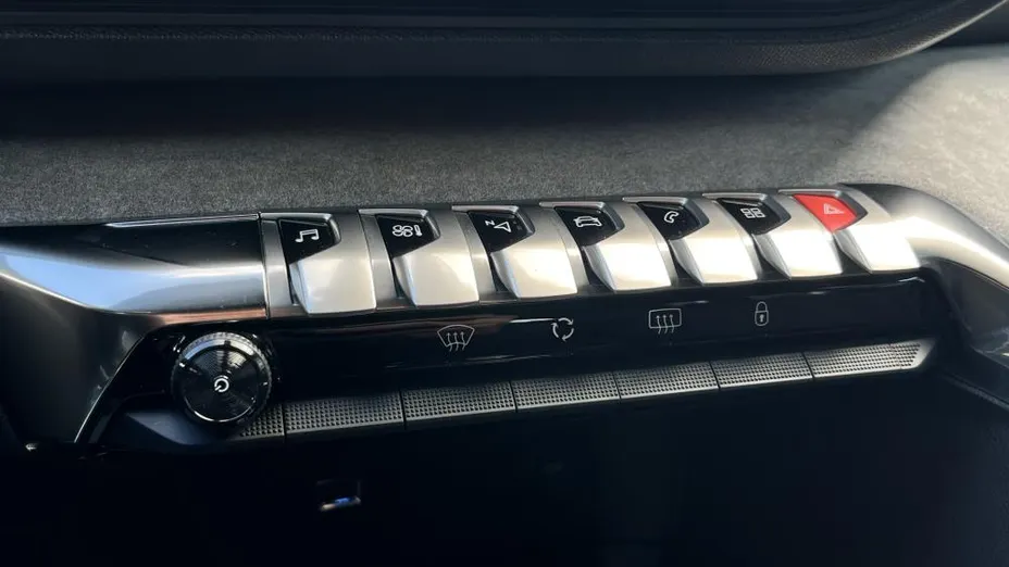 PEUGEOT 5008 5008 1.6 PureTech GT S&S EAT8