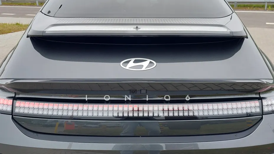 HYUNDAI Ioniq 6 Ioniq 6 77kWh Uniq 4WD Nowy