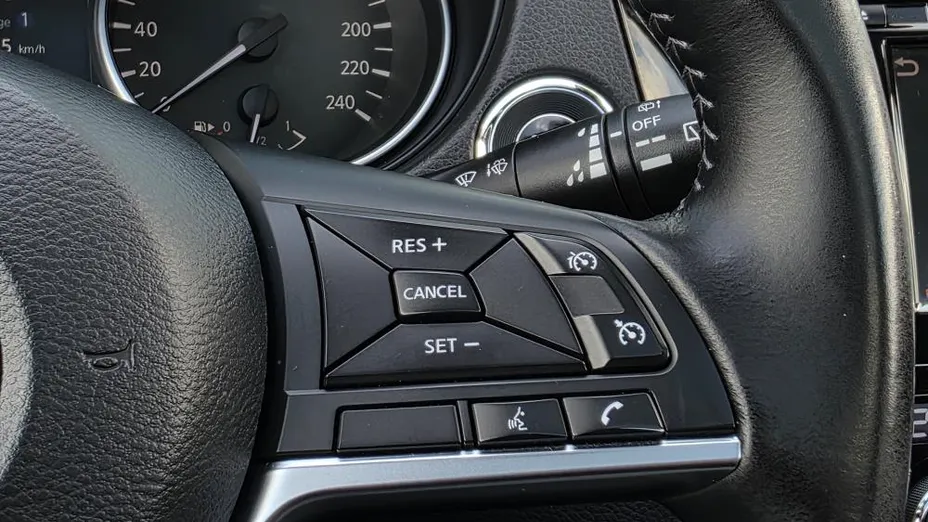 NISSAN Qashqai Qashqai 1.3 DIG-T N-Connecta DCT