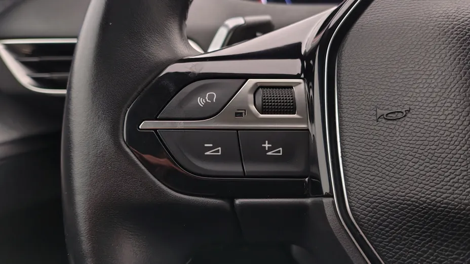 PEUGEOT 5008 5008 1.6 PureTech Allure S&S EAT8