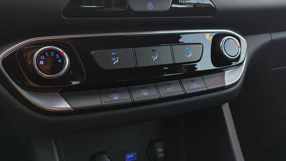 HYUNDAI i30 i30 1.5 DPI Classic +