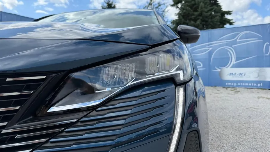 PEUGEOT 5008 -