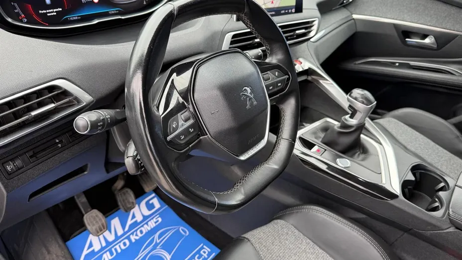 PEUGEOT 3008 -