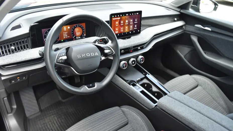 SKODA Superb -