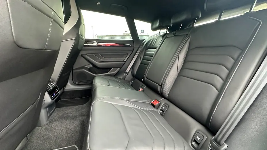 VOLKSWAGEN Arteon Arteon 2.0 TSI R-Line DSG