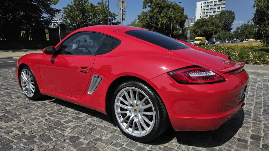 PORSCHE Cayman 718 Cayman GPF GT4 PDK