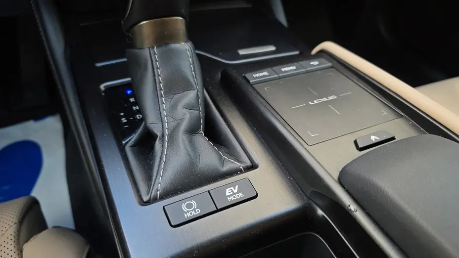LEXUS ES -