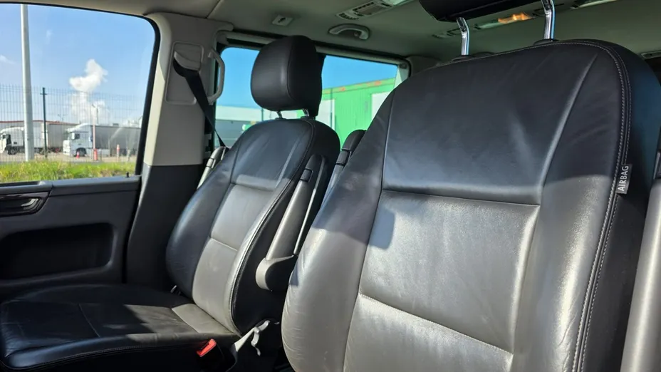 VOLKSWAGEN Multivan -