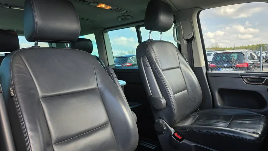 VOLKSWAGEN Multivan -