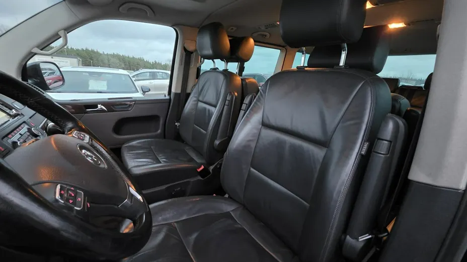 VOLKSWAGEN Multivan -