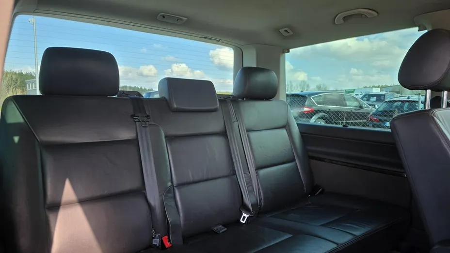 VOLKSWAGEN Multivan -