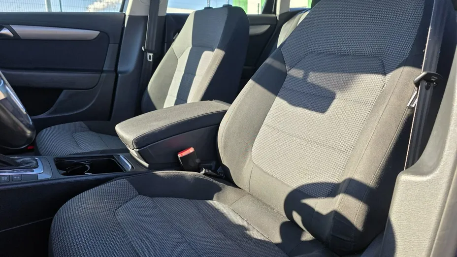 VOLKSWAGEN Passat -