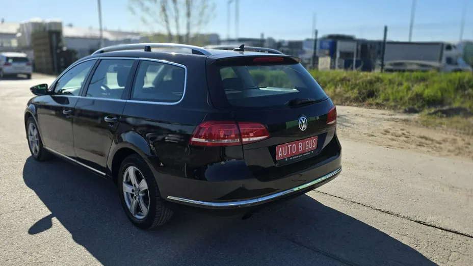 VOLKSWAGEN Passat -