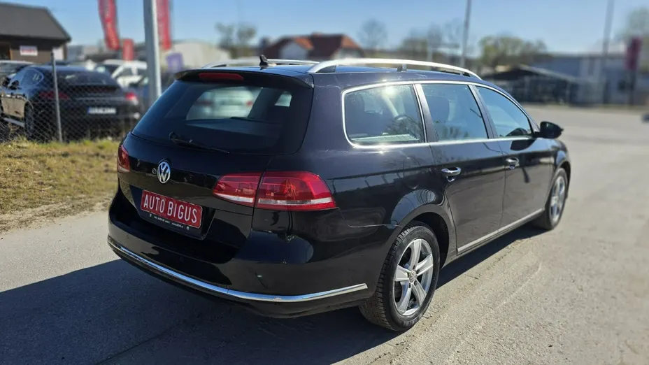 VOLKSWAGEN Passat -