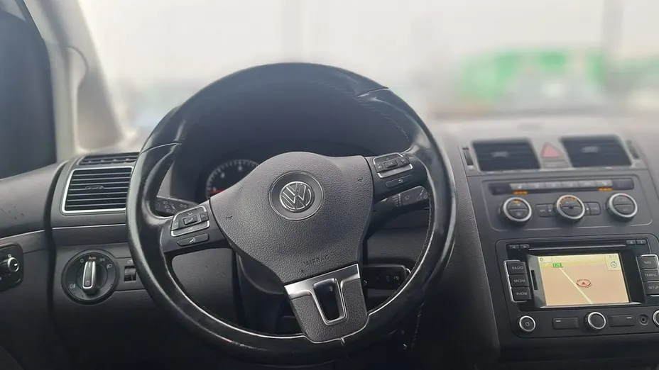 VOLKSWAGEN Touran -