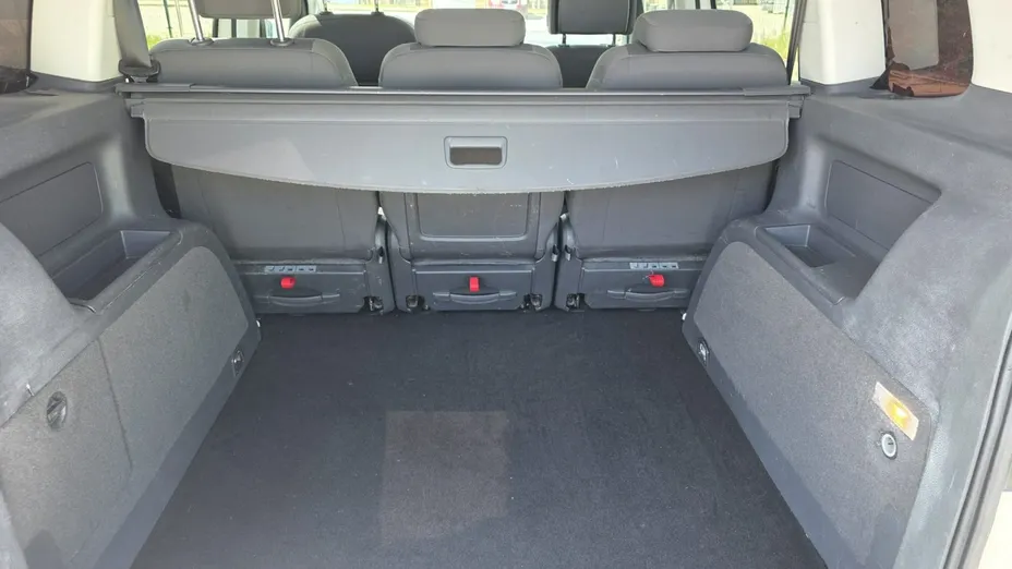VOLKSWAGEN Touran -