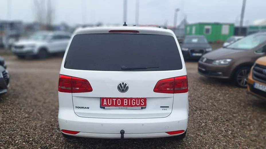 VOLKSWAGEN Touran -