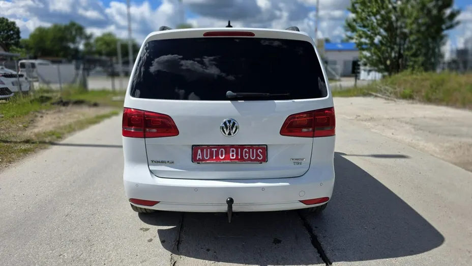 VOLKSWAGEN Touran -