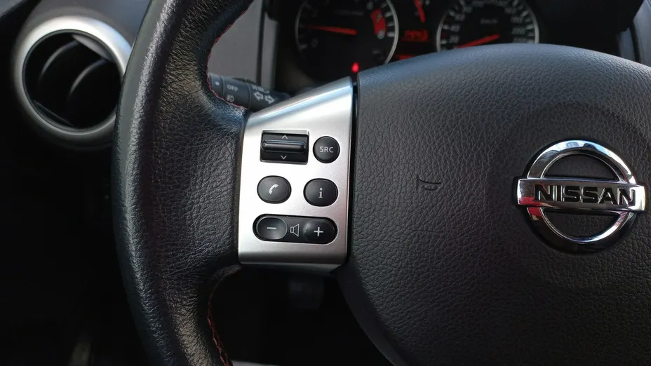 NISSAN Note -