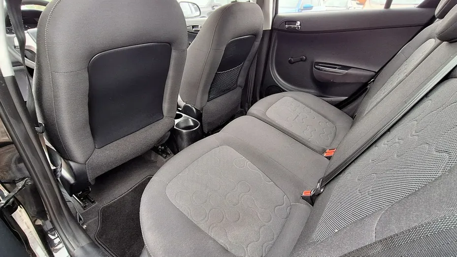 HYUNDAI i20 -