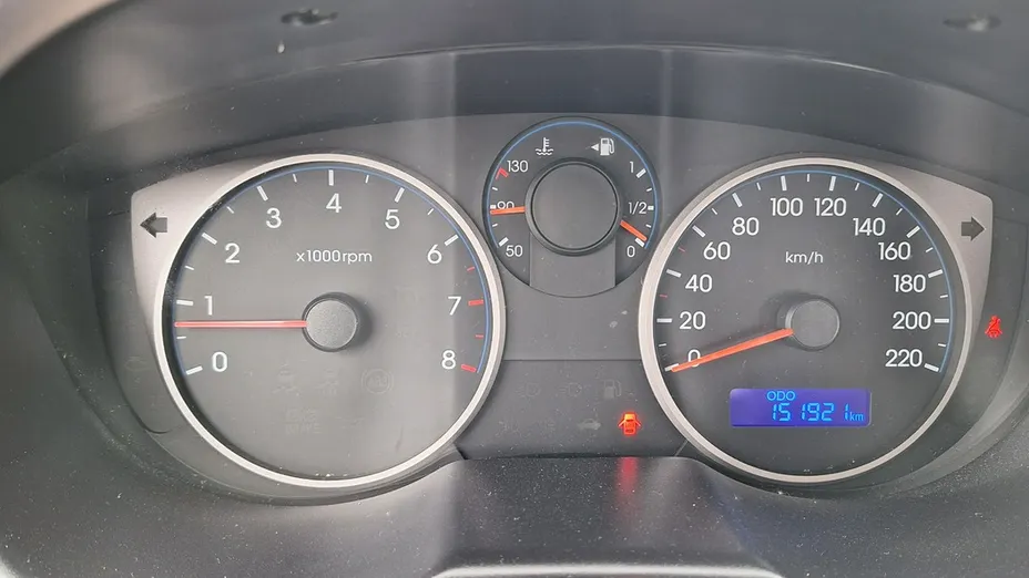 HYUNDAI i20 -