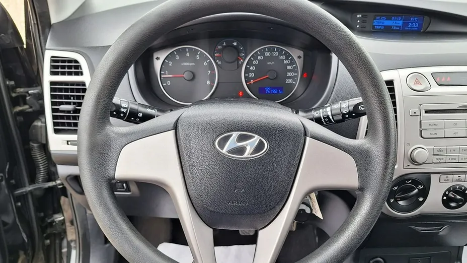 HYUNDAI i20 -