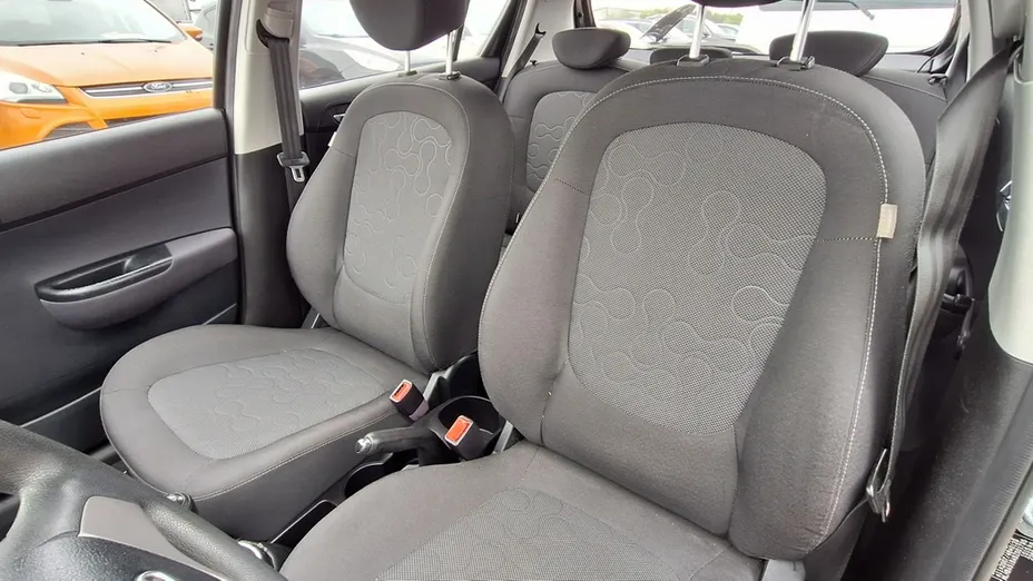 HYUNDAI i20 -