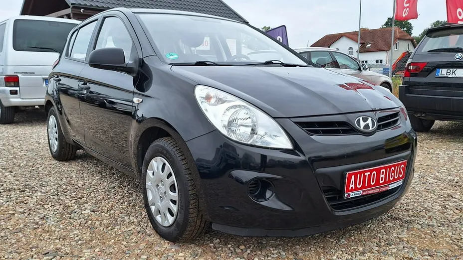 HYUNDAI i20 -